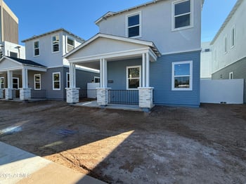 126 Holcomb Ln, Phoenix, AZ 85003