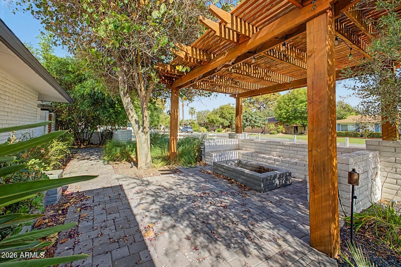 126 W Seldon Ln, Phoenix, AZ 85021