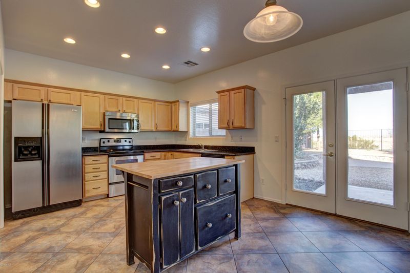 1260 E Saddle Way, San Tan Valley, AZ 85143