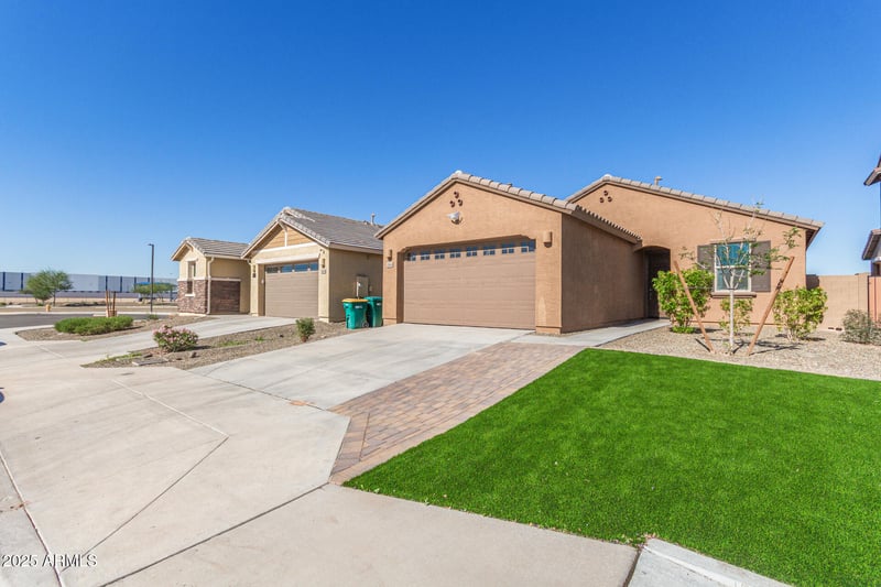 12608 Kaler Dr, Glendale, AZ 85307