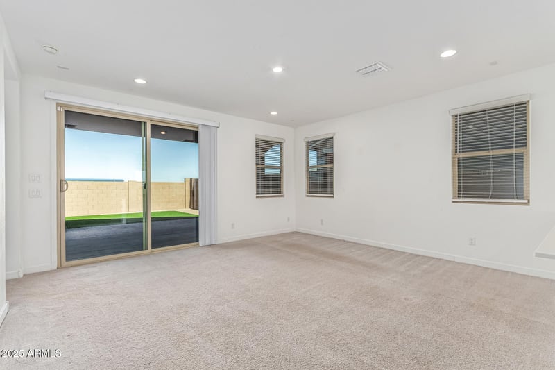 12608 Kaler Dr, Glendale, AZ 85307