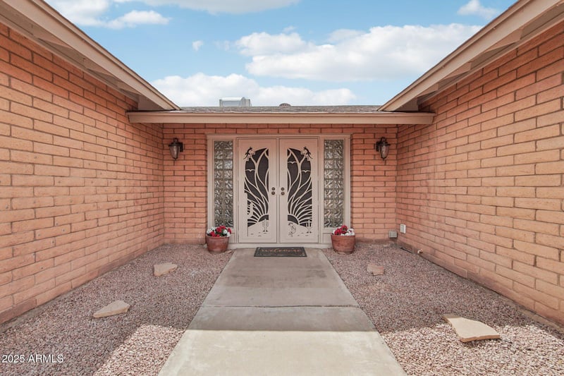 1261 Kilarea Ave, Mesa, AZ 85202