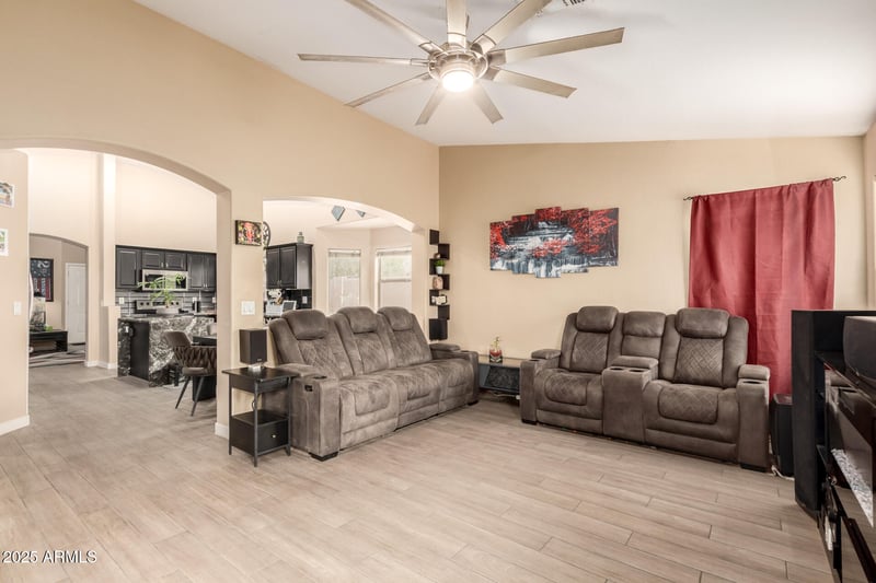 12614 Catalina Dr, Avondale, AZ 85392