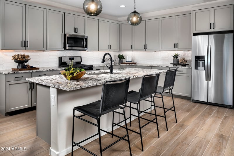 12614 Parkway Ln, Avondale, AZ 85323