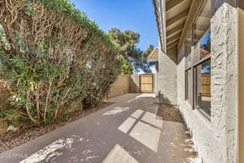 12617 39th Pl, Phoenix, AZ 85044