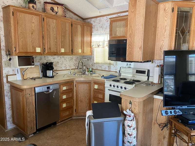1262 Shawnee Dr, Apache Junction, AZ 85119