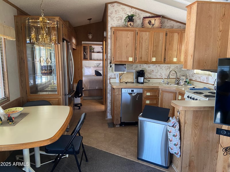 1262 Shawnee Dr, Apache Junction, AZ 85119