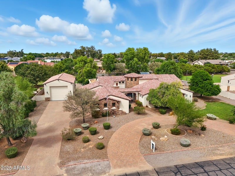 12622 Victoria St, Chandler, AZ 85249