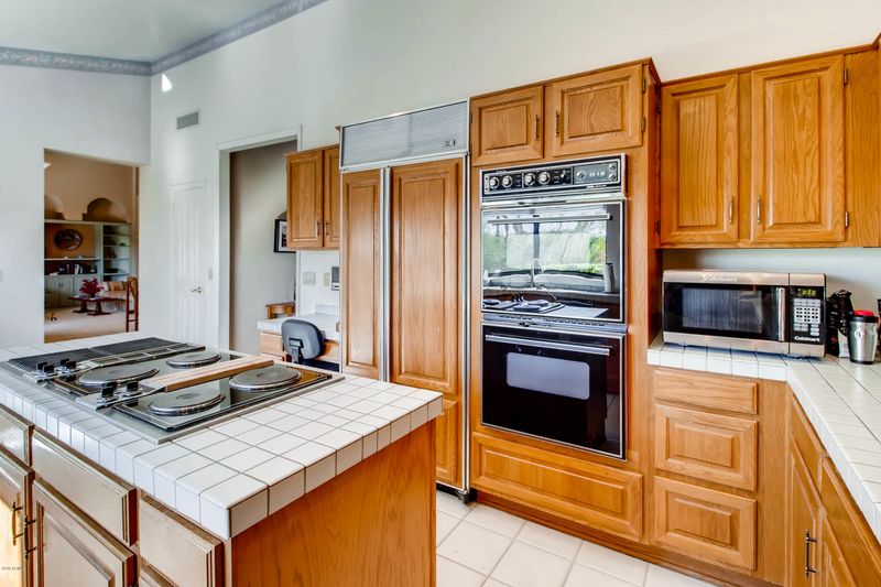 12661 E Kalil Dr, Scottsdale, AZ 85259