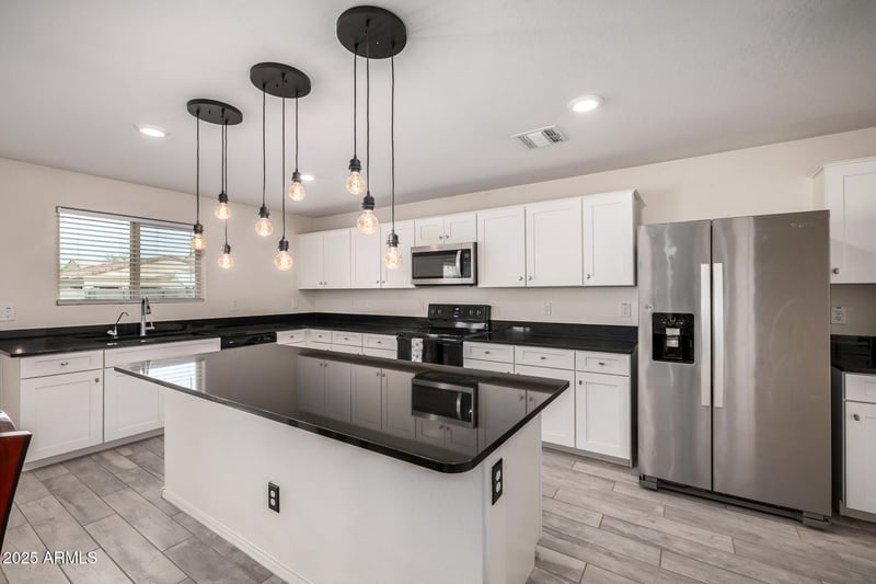 12668 Glenn Dr, Glendale, AZ 85307