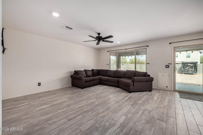 12668 Glenn Dr, Glendale, AZ 85307