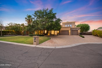 12671 Honah Lee Ct, Phoenix, AZ 85044