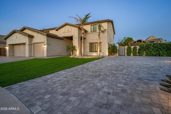 127 Date Palm Dr, Gilbert, AZ 85234