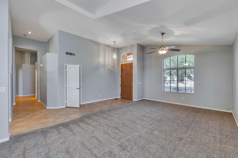 127 E Mesquite Ct, Gilbert, AZ 85296