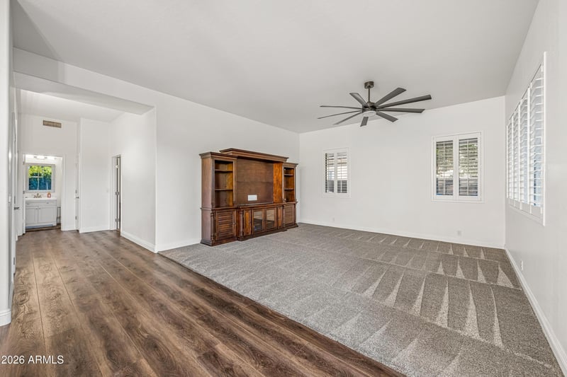 127 Date Palm Dr, Gilbert, AZ 85234