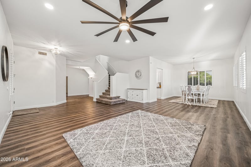 127 Date Palm Dr, Gilbert, AZ 85234