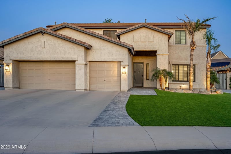 127 Date Palm Dr, Gilbert, AZ 85234