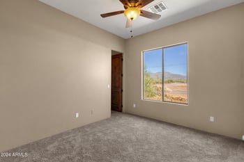 127 Sabrosa Dr, New River, AZ 85087