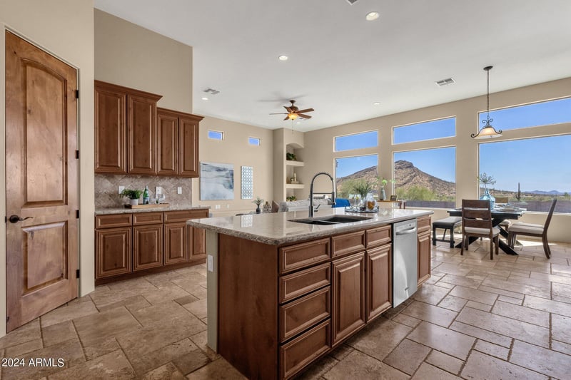127 Sabrosa Dr, New River, AZ 85087