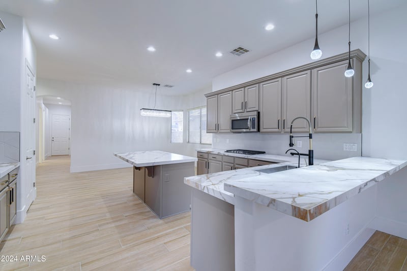 1270 Baranca Rd, Gilbert, AZ 85297