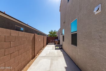 1270 Carlsbad Dr, San Tan Valley, AZ 85140