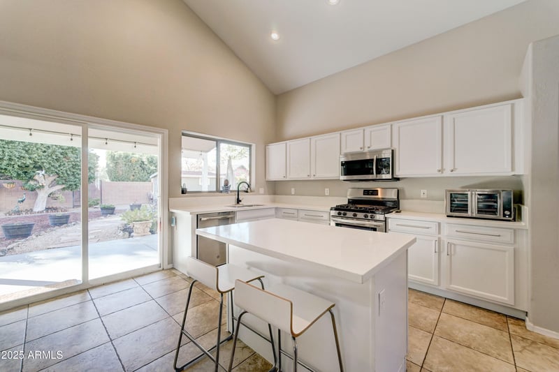 12701 Hollyhock Dr, Avondale, AZ 85392