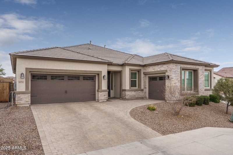 12702 Sierra Vista Dr, Glendale, AZ 85307