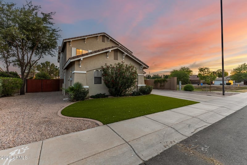 1271 E Canyon Creek Dr, Gilbert, AZ 85296