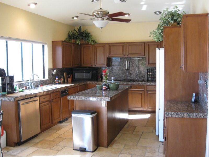 12717 E Paradise Dr, Scottsdale, AZ 85259
