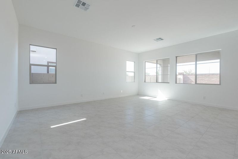 1272 E Penedes Dr, Gilbert, AZ 85298