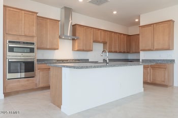 1272 Penedes Dr, Gilbert, AZ 85298