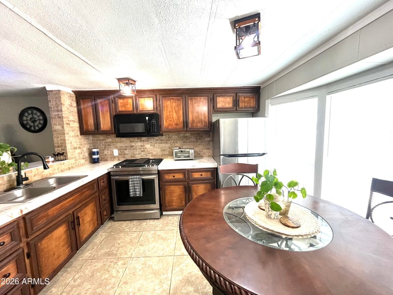 12727 W Glendale Ave #82, Glendale, AZ 85307