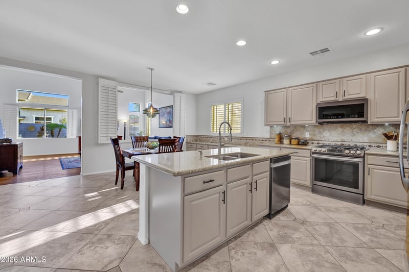 1273 Apricot Ln, Gilbert, AZ 85298