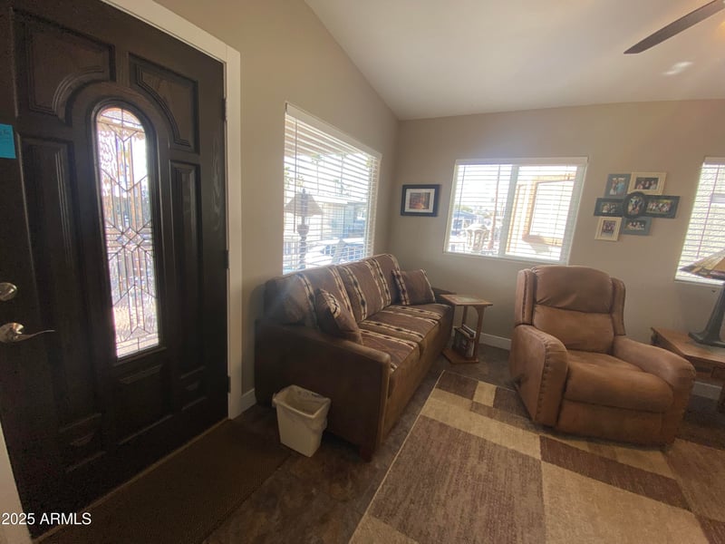 1277 Shawnee Dr, Apache Junction, AZ 85119