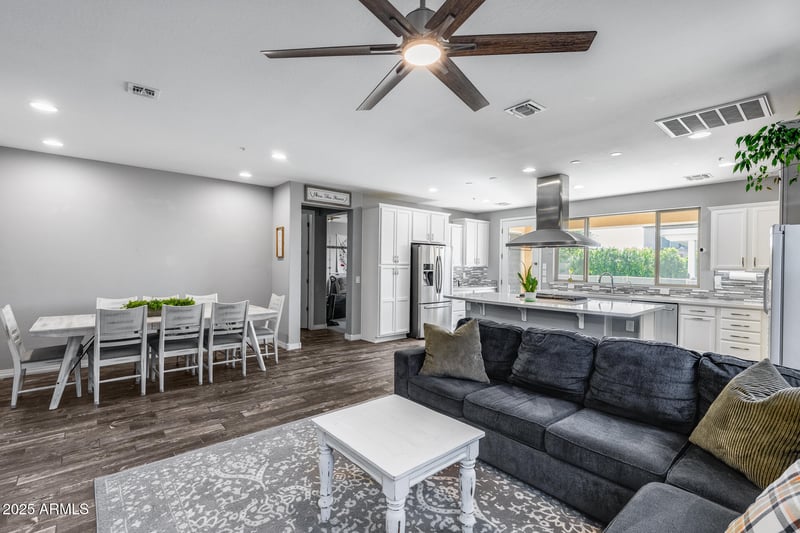 12773 Caraveo Pl, Peoria, AZ 85383