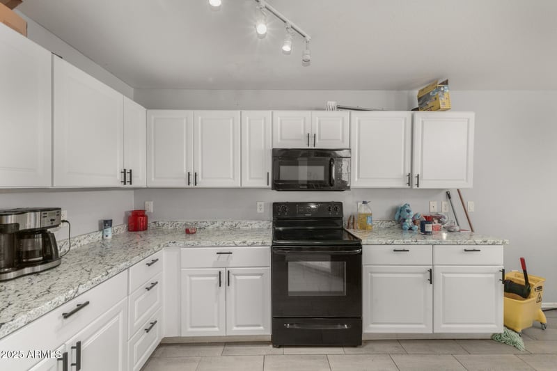 1278 Stirrup Ln, San Tan Valley, AZ 85143