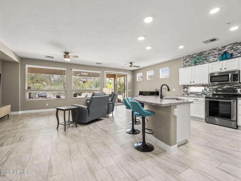 12798 W Spur Dr, Peoria, AZ 85383