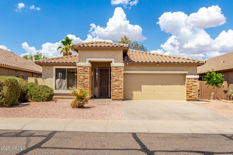 128 Canary Ct, San Tan Valley, AZ 85143