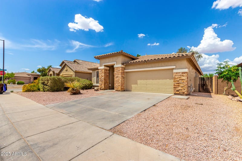 128 Canary Ct, San Tan Valley, AZ 85143