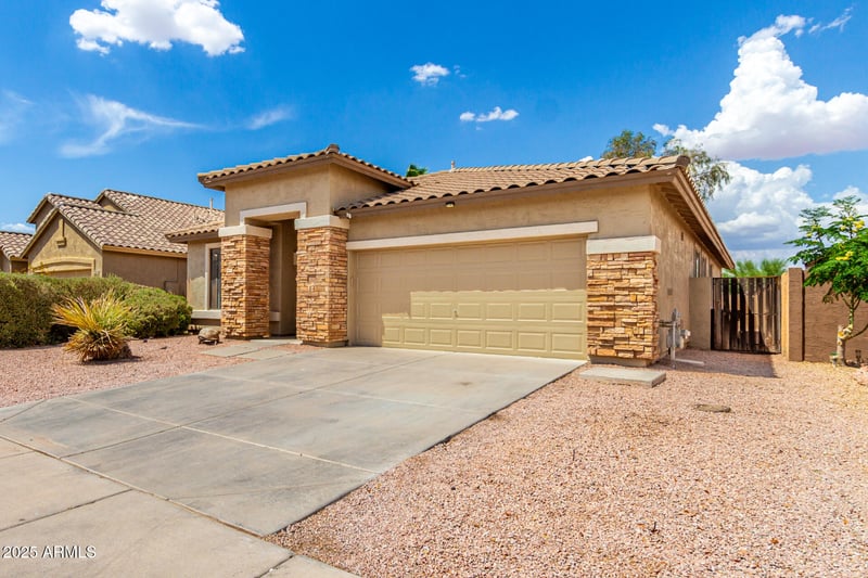 128 Canary Ct, San Tan Valley, AZ 85143