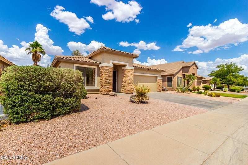128 Canary Ct, San Tan Valley, AZ 85143