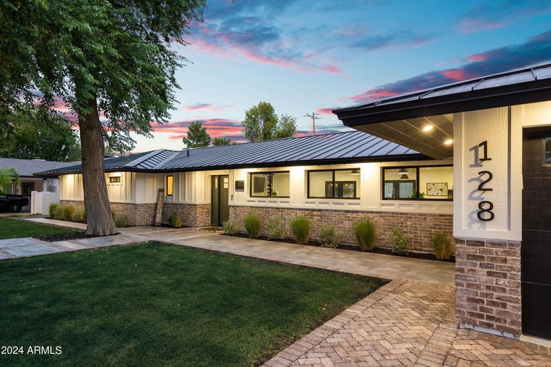 128 E Tuckey Ln, Phoenix, AZ 85012