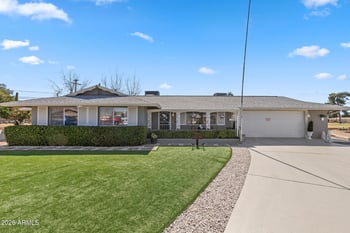 12801 Lake Dr, Sun City, AZ 85351