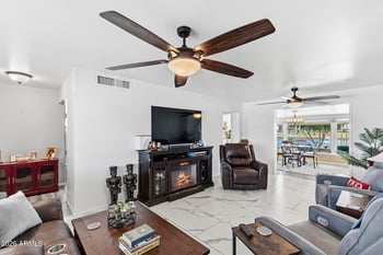 12801 N Lake Dr, Sun City, AZ 85351