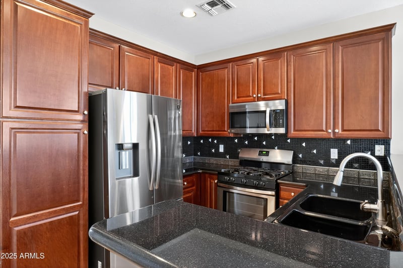 1281 Frances Ln, Gilbert, AZ 85295