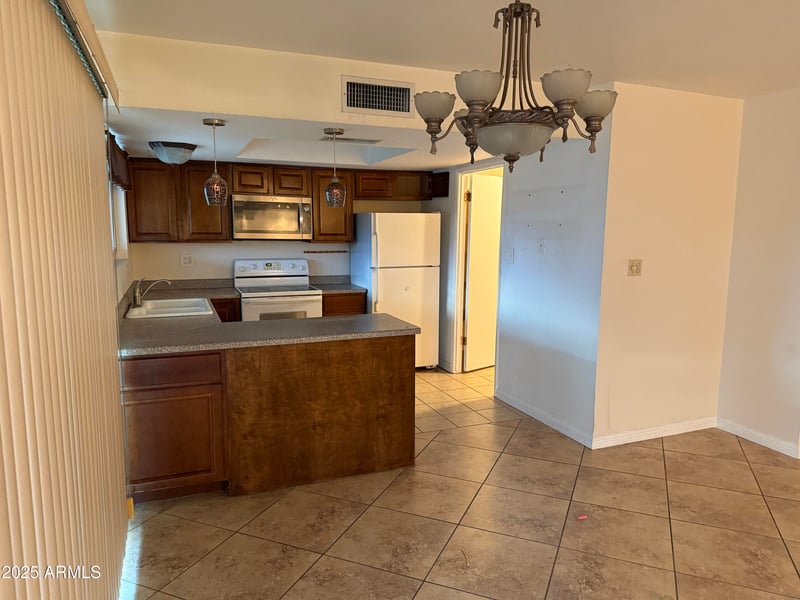 12813 36th Dr, Phoenix, AZ 85029