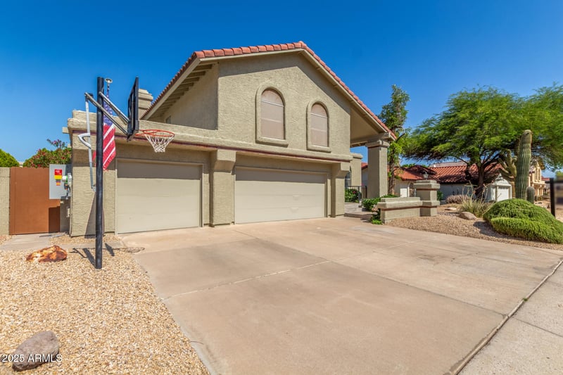 12813 38th St, Phoenix, AZ 85044