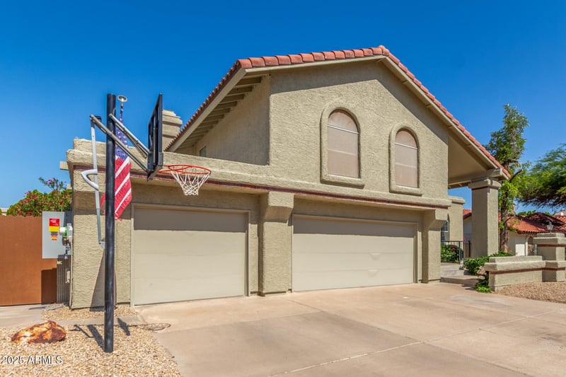 12813 38th St, Phoenix, AZ 85044