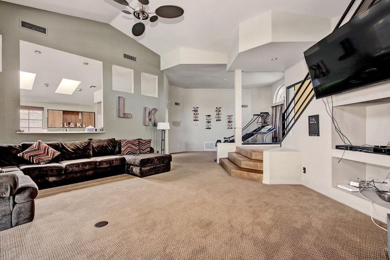 12828 N 17th Dr, Phoenix, AZ 85029