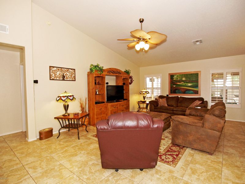 12832 S 40th Pl, Phoenix, AZ 85044